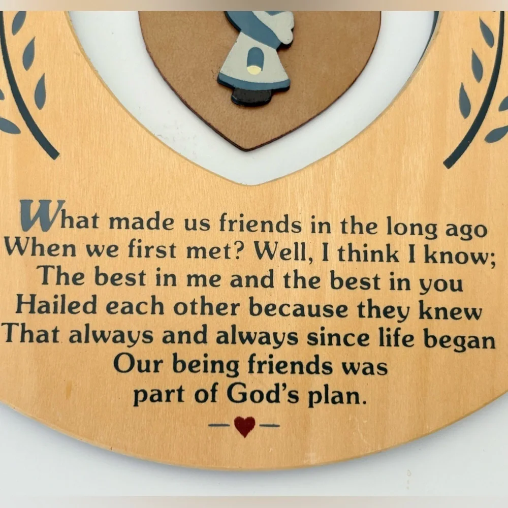Vintage Heart-Shaped “Friends” Wooden Wall Plaque